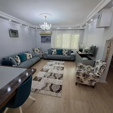 Deniz Yildizi Sitesi Havuzlu Villa Kusadasi