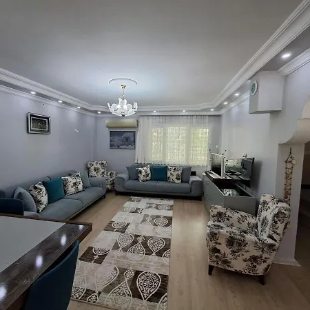 Villa Deniz Yildizi Sitesi Havuzlu Kusadasi