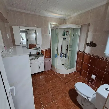 Deniz Yildizi Sitesi Havuzlu Villa Kusadasi