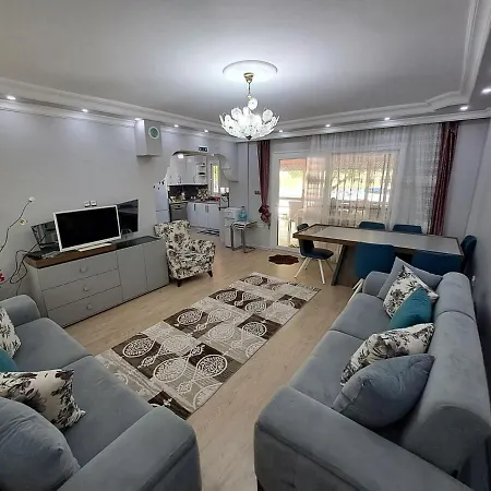 Deniz Yildizi Sitesi Havuzlu Kusadasi